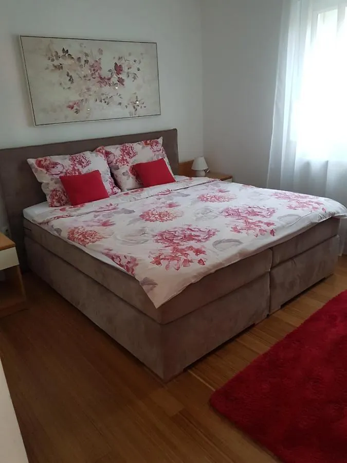 Adriana F. Apartman Dobrec