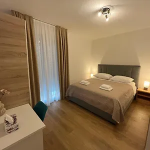 Renata , Zadar Kroatien